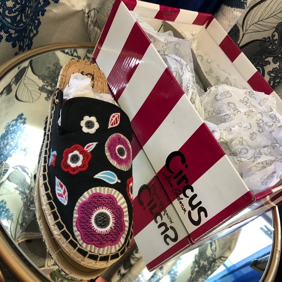 CIRCUS BRAND FLATS - Picture 6 of 11